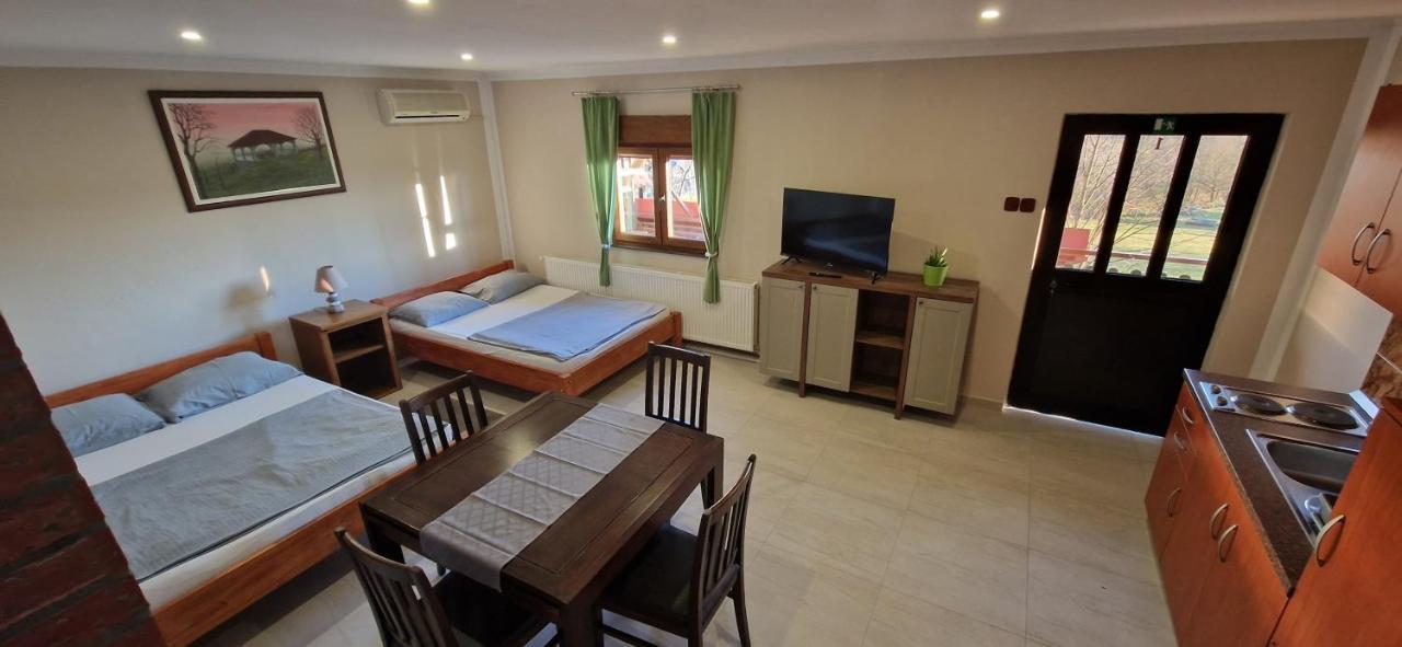 Guest House Blazevic Gornja Gracenica Exterior photo